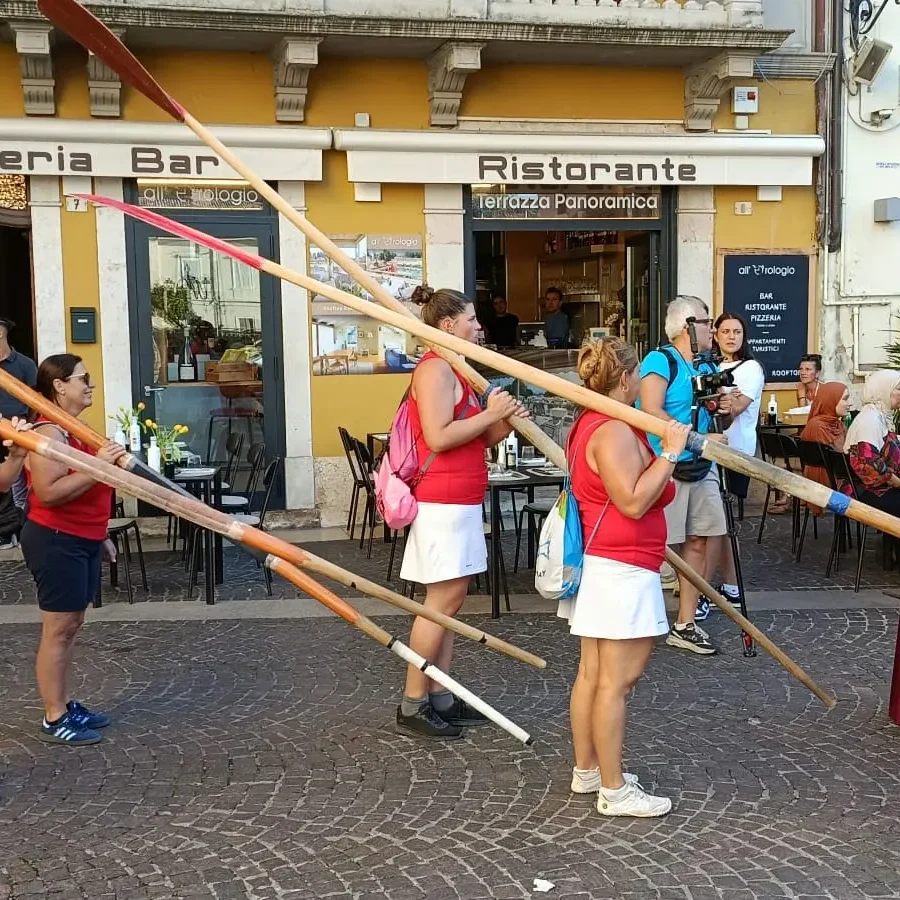 Equipaggi in sfilata al Palio delle Mura di Peschiera 2026