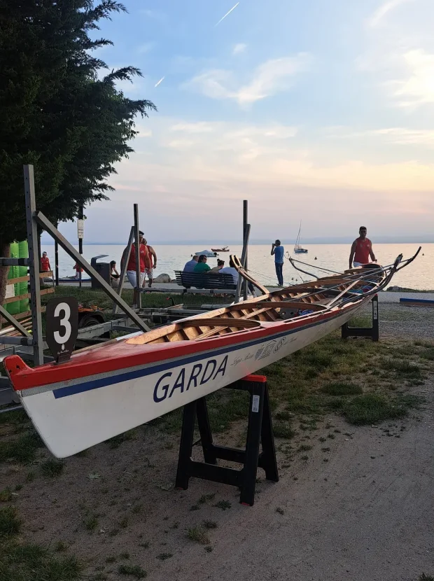 Bissa sul carrello per la Seconda regata bisse 2026 a Cisano
