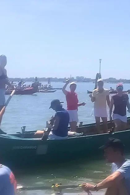 Equipaggio in Caorlina alla 50° Vogalonga