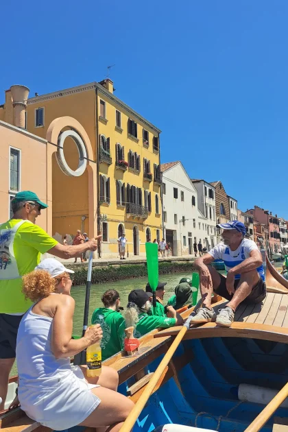 Equipaggio in Caorlina alla 50° Vogalonga
